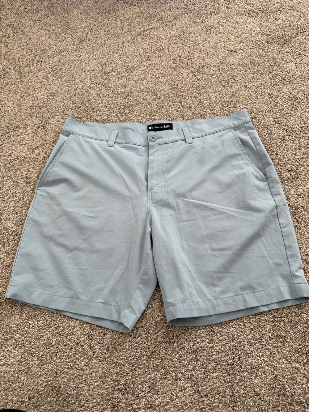 Travis Matthew Men’s performance golf shorts light blue size 38